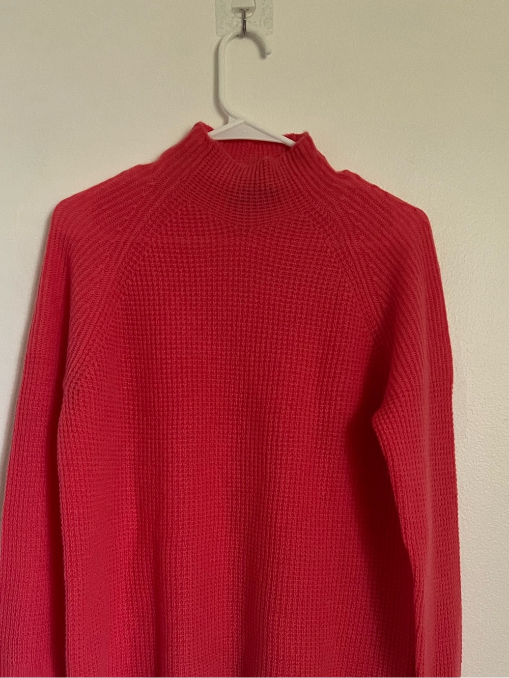 Cashmere Vineyard Vines Women’s Coral Pink Mock Neck Waffle Knit Sweater, size S